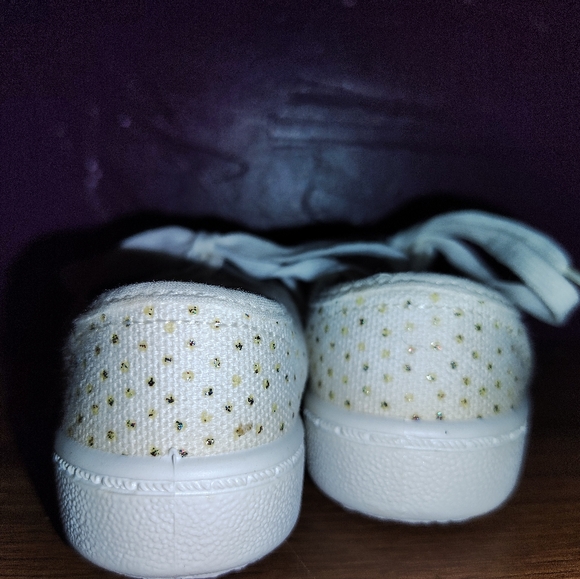 Baby Girl Sneakers Size 3 White with Gold Polkadots Made in USA - Picture 5 of 6